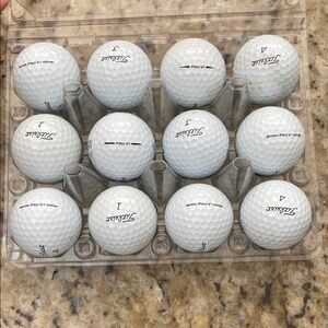 Titleist White Pro V1 Golf Ball Dozen in Tray